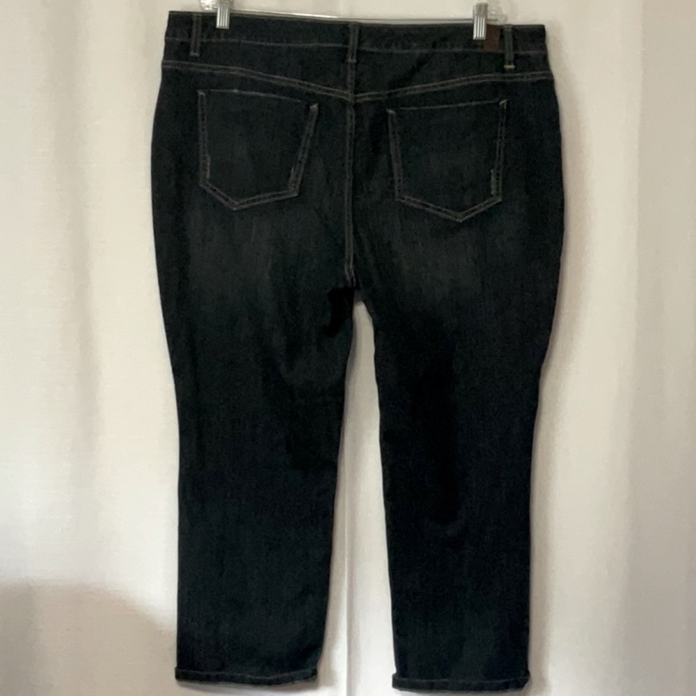 Simply Vera Vera Wang Women’s Dark Blue Mid Rise Denim Capri Size 20W - Picture 2 of 14